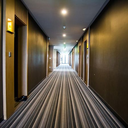 J Square Hotel And Wedding جينجو المظهر الخارجي الصورة