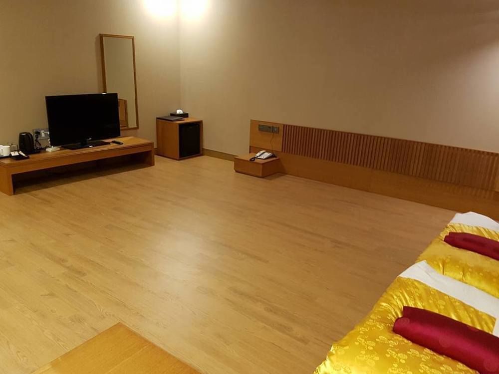 J Square Hotel And Wedding جينجو المظهر الخارجي الصورة