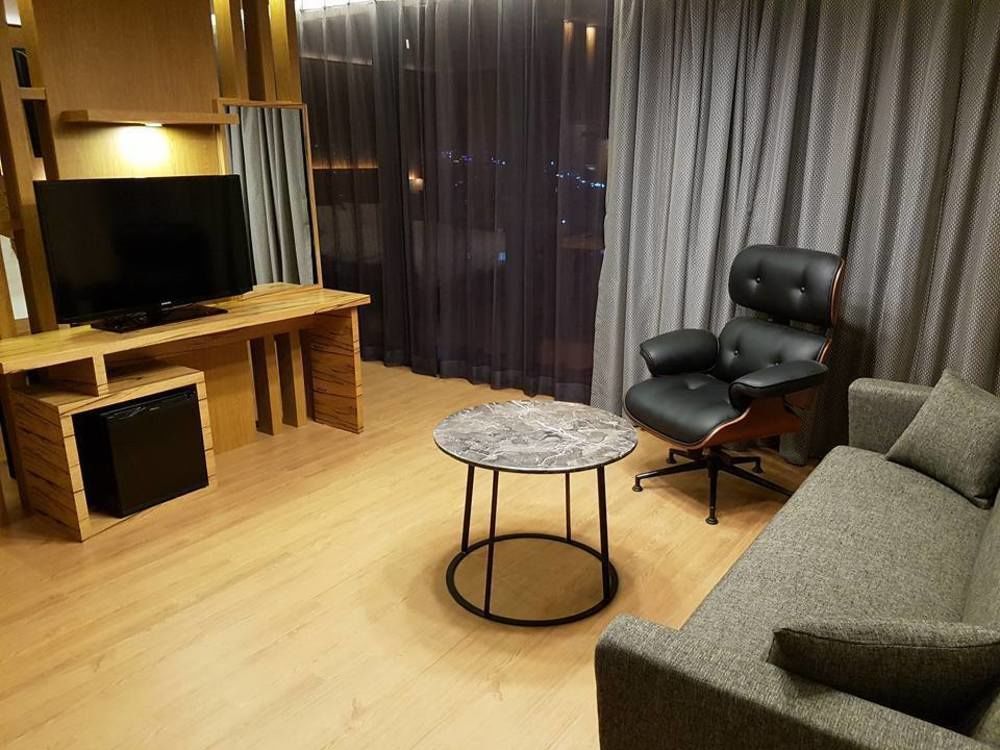 J Square Hotel And Wedding جينجو المظهر الخارجي الصورة