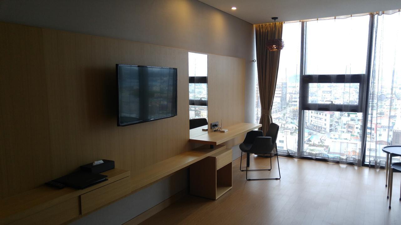 J Square Hotel And Wedding جينجو المظهر الخارجي الصورة