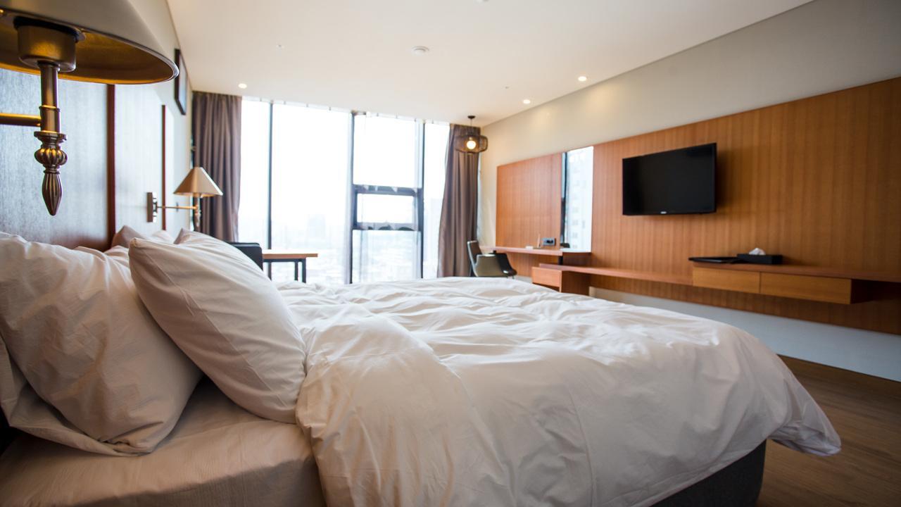 J Square Hotel And Wedding جينجو المظهر الخارجي الصورة